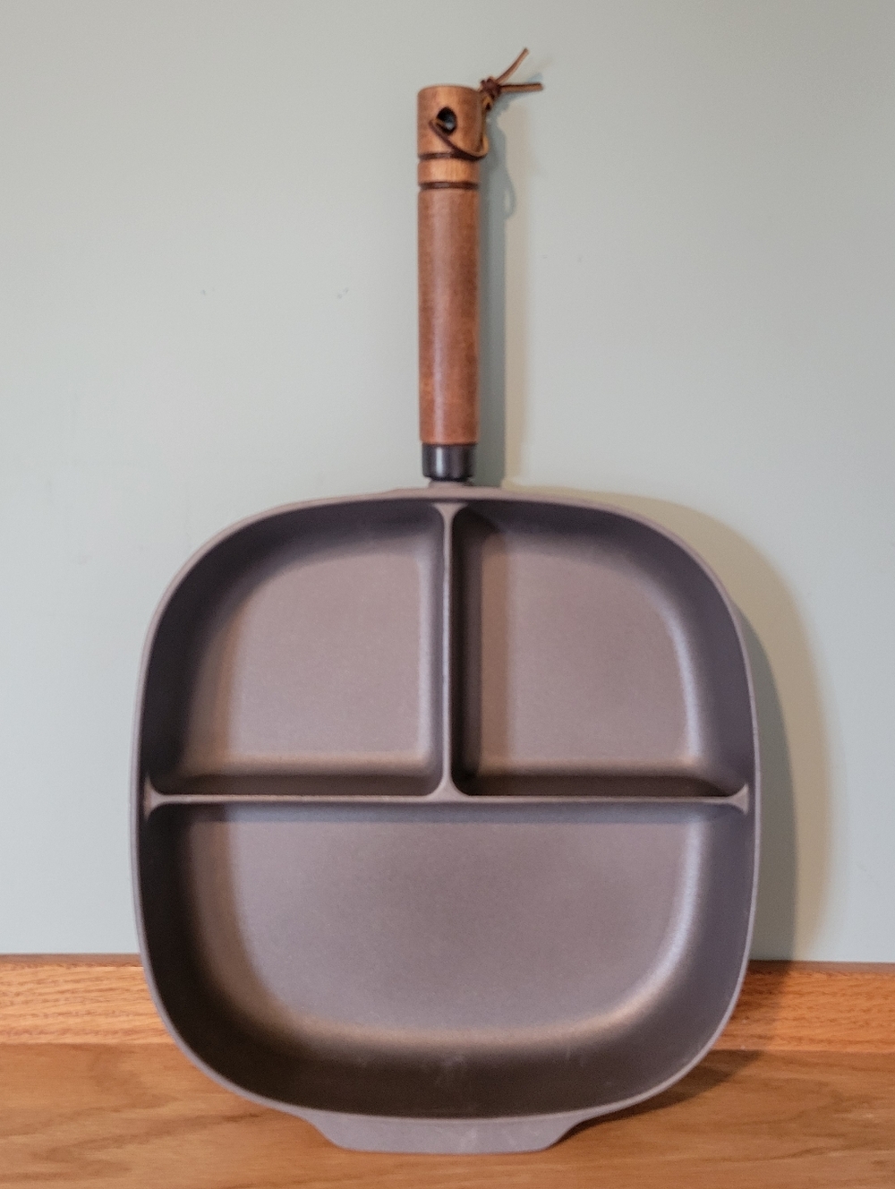 Vintage Nordic Ware TriPan